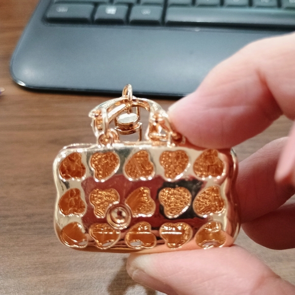 Elegant Gold Key Holder with Crystal Accents - Picture 3 of 4